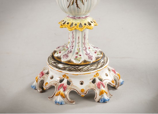 Vases (3 items.)