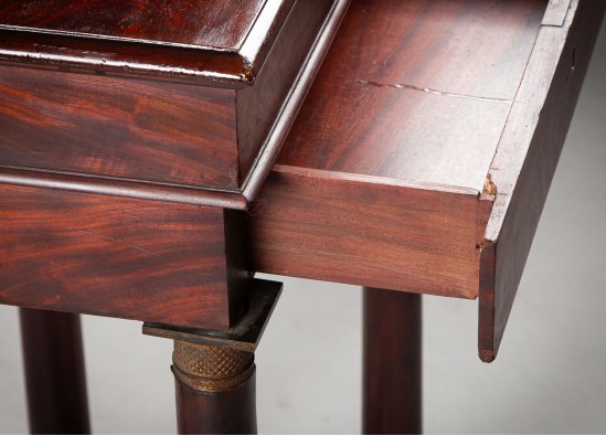 Sewing table