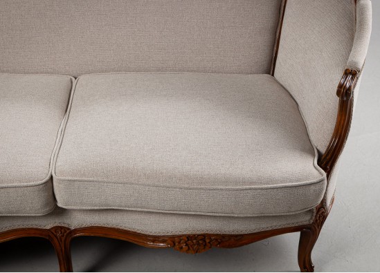 Old-Fashioned Bench