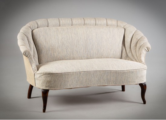 Old-Fashioned Bench
