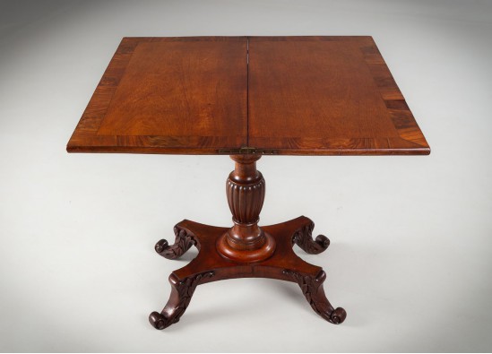 Table - Console