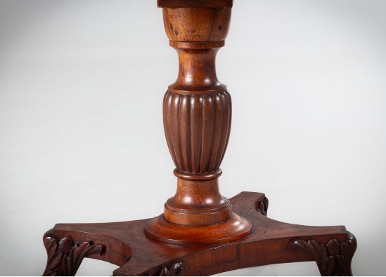Table - Console