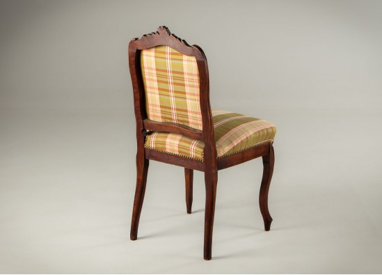 Chairs (2 items)