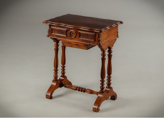 Sewing table