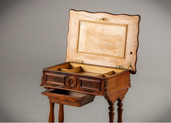 Sewing table
