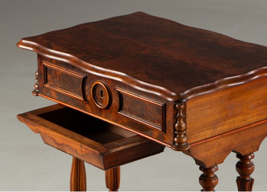 Sewing table