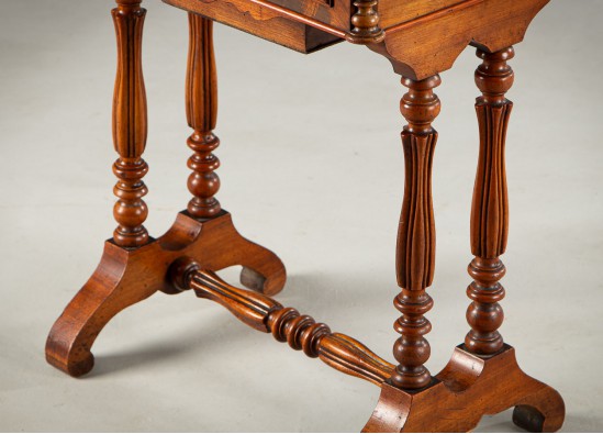 Sewing table