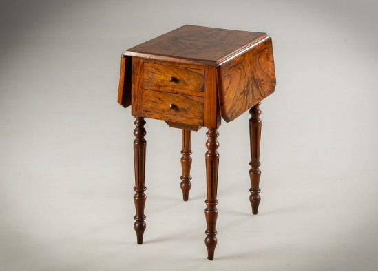 Commode - Table