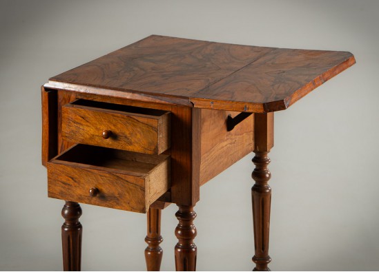 Commode - Table