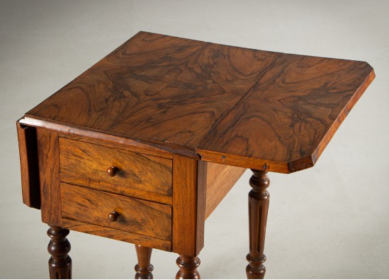 Commode - Table