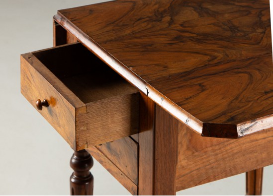 Commode - Table