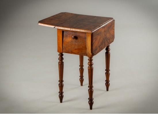 Commode - Table