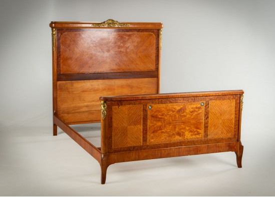 Bed + Small Commode