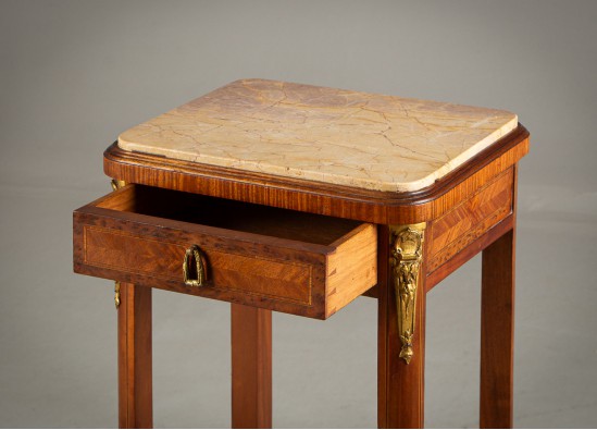 Bed + Small Commode