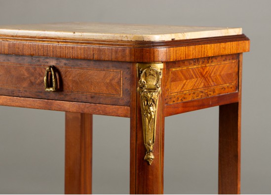 Bed + Small Commode