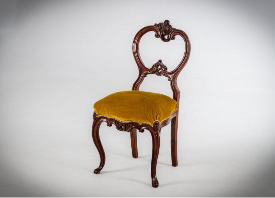 Chairs (2 items)