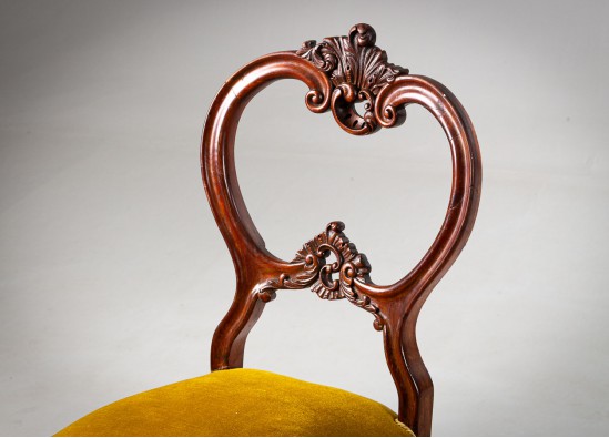 Chairs (2 items)