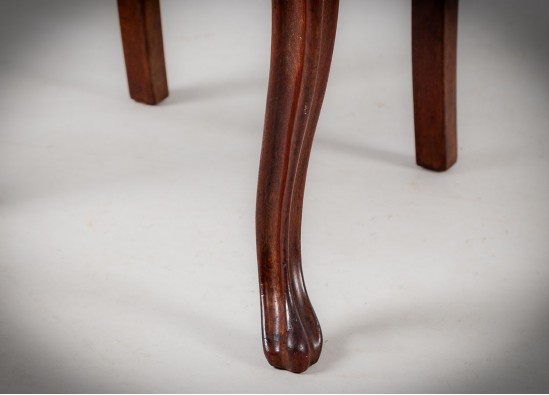 Chairs (2 items)