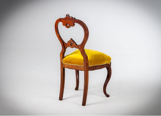 Chairs (2 items)