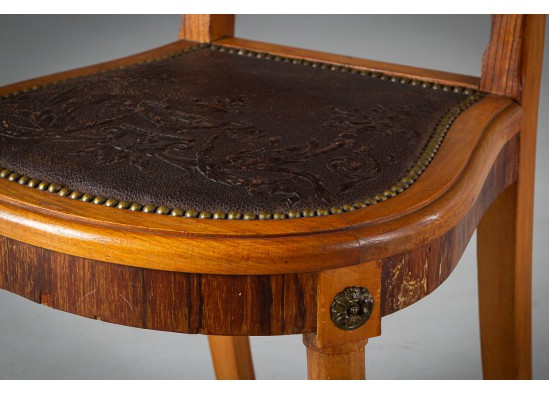 Chairs (2 items)