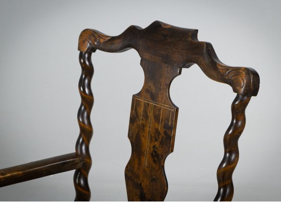 Armchair (2 items) + Table