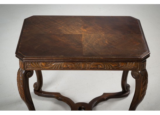 Armchair (2 items) + Table