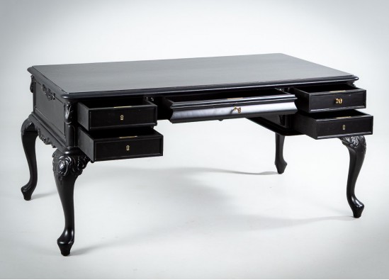 Письменный стол