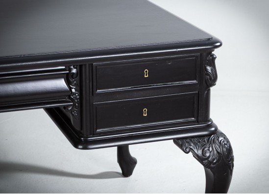 Письменный стол