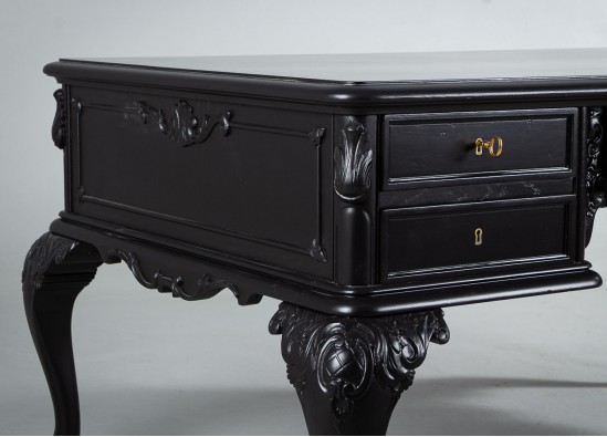 Письменный стол