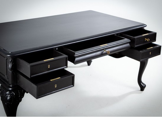 Письменный стол