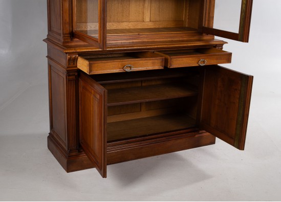 Kнижный шкаф