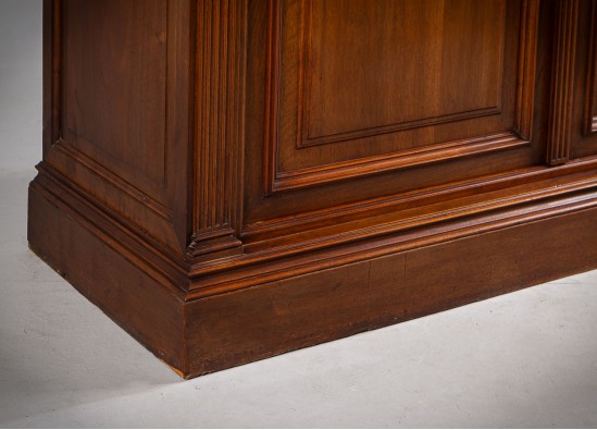 Kнижный шкаф