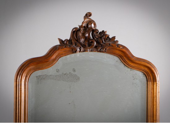 Komoda su veidrodžiu