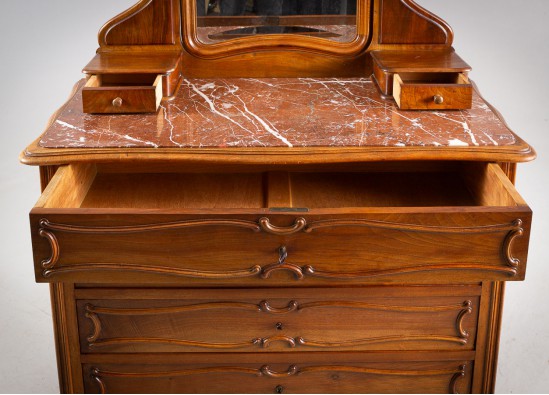 Комод с зеркалом