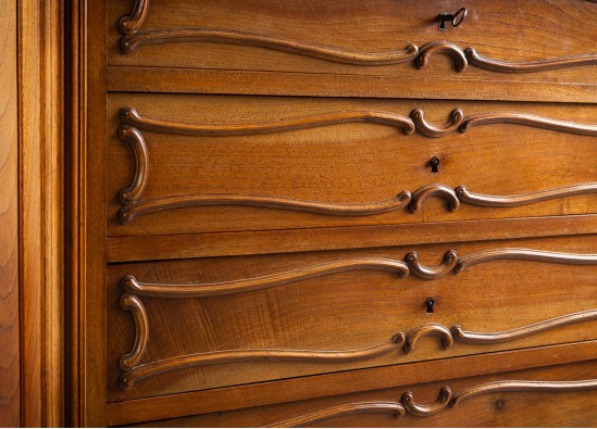 Komoda su veidrodžiu