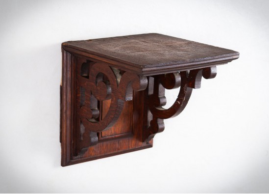 Настенная консоль