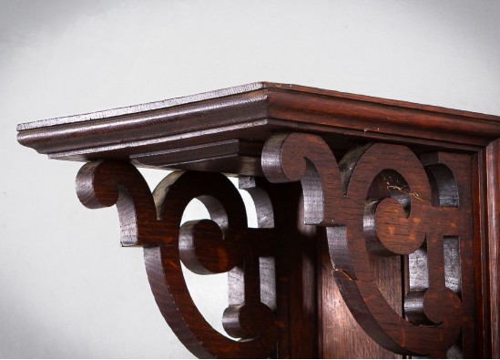 Настенная консоль