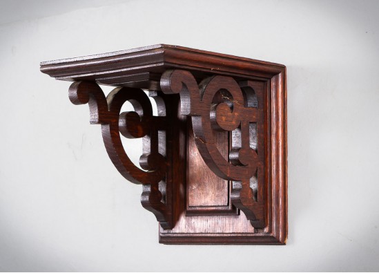 Настенная консоль