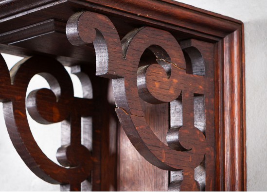 Настенная консоль