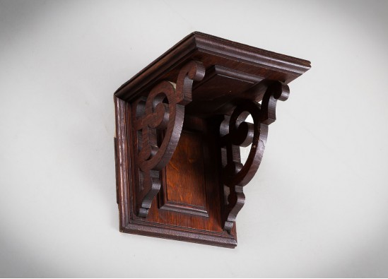 Настенная консоль