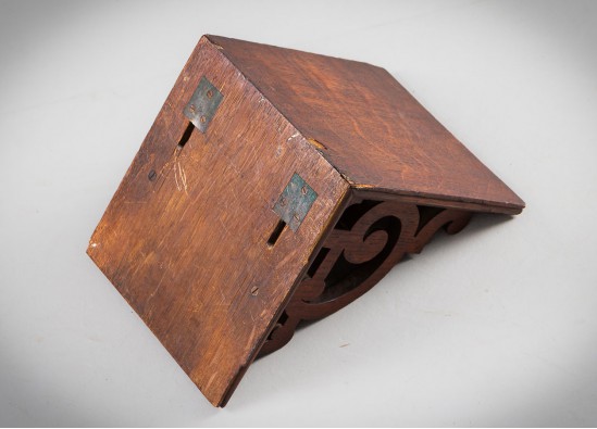 Настенная консоль