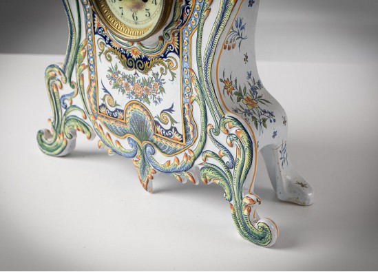 Часы и подсвечники (2 шт.)