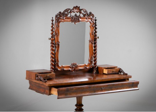 Kosmetinis staliukas