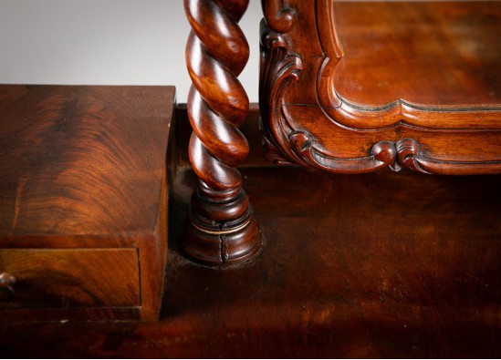 Kosmetinis staliukas