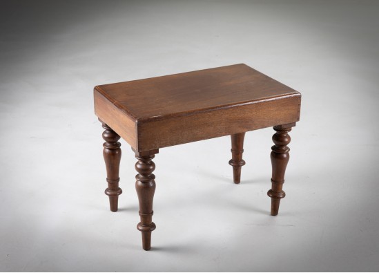 Стол с ванной