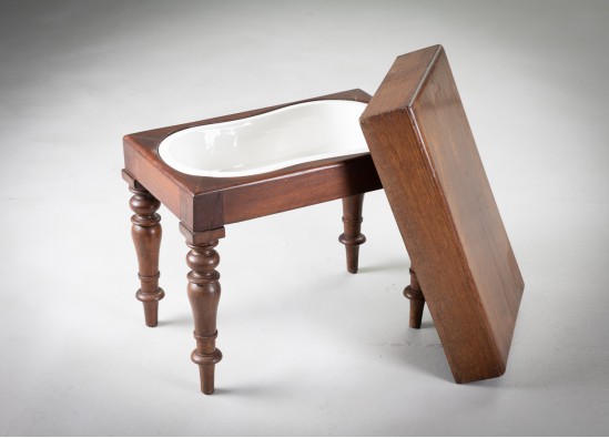 Стол с ванной