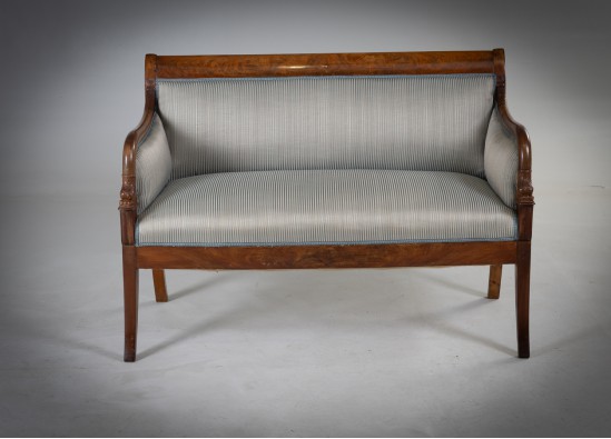 Svetainės baldų komplektas