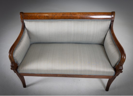 Svetainės baldų komplektas