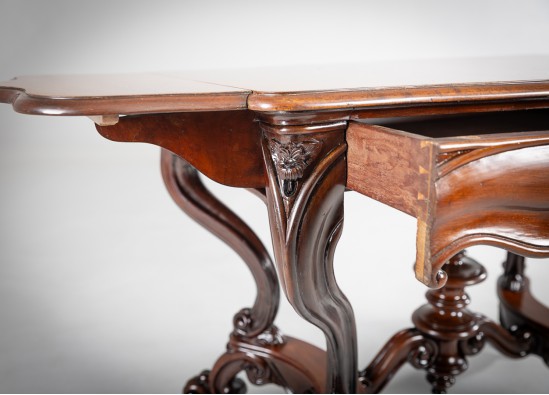 Stalas - Rašomasis stalas