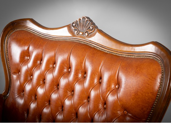 Odinių baldų komplektas